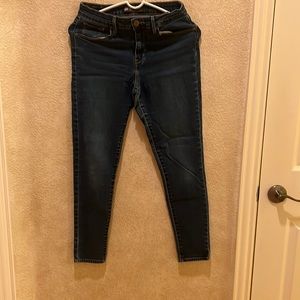 Levi’s Skinny Jean, 27